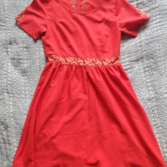 Red dress lace detail Suze 0/2 - Picture 1 of 2